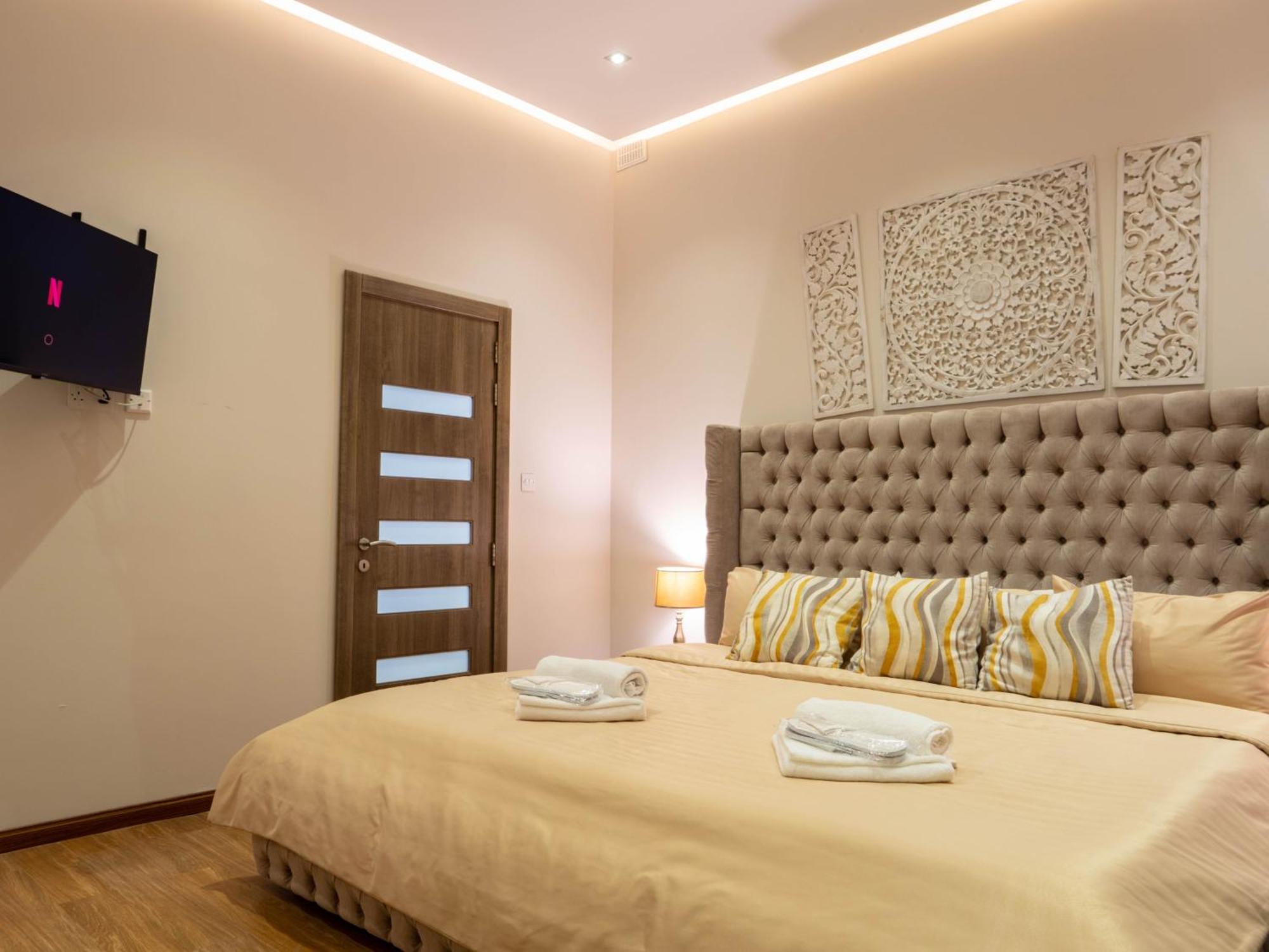 Villa Gaia - Sunset Views, Indoor Heated Pool, Sauna And Games Room Mellieħa Eksteriør billede