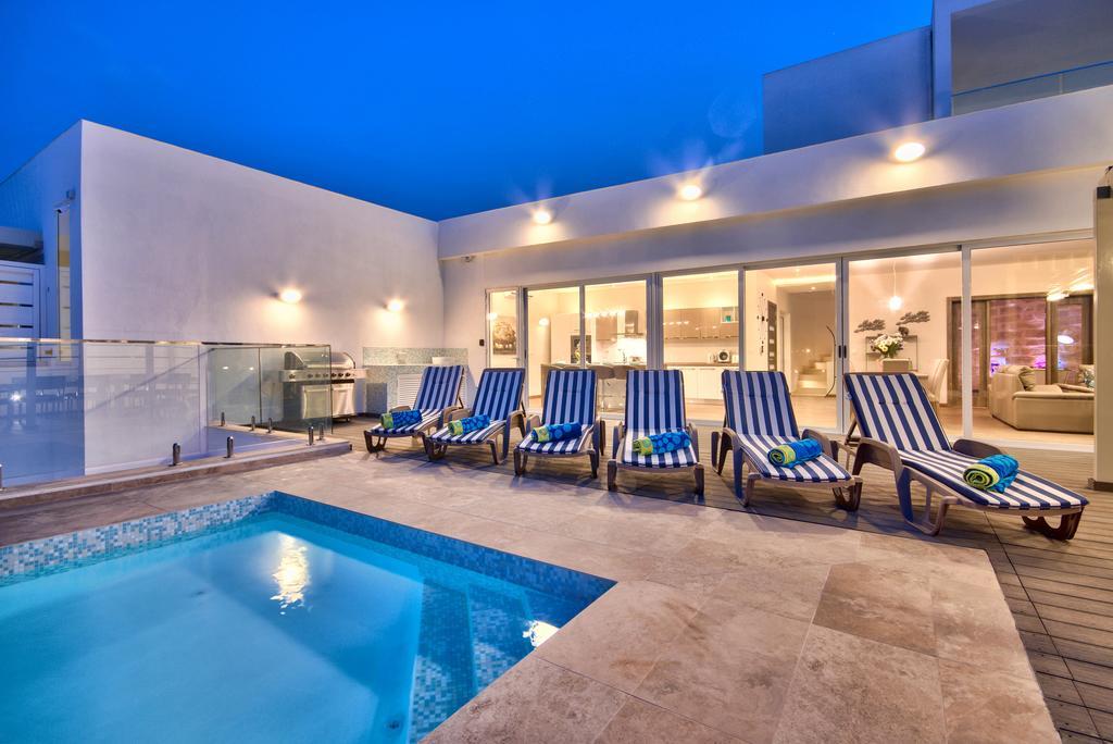 Villa Gaia - Sunset Views, Indoor Heated Pool, Sauna And Games Room Mellieħa Eksteriør billede