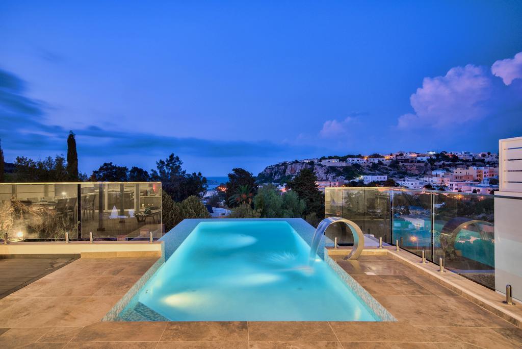 Villa Gaia - Sunset Views, Indoor Heated Pool, Sauna And Games Room Mellieħa Eksteriør billede