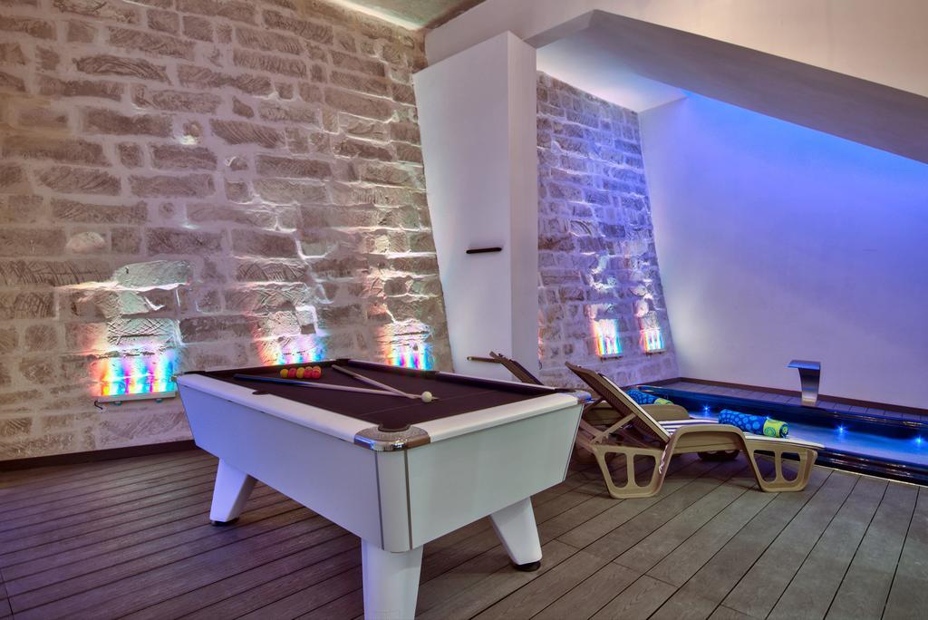 Villa Gaia - Sunset Views, Indoor Heated Pool, Sauna And Games Room Mellieħa Eksteriør billede