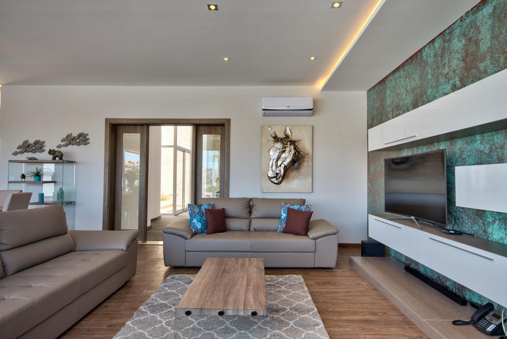 Villa Gaia - Sunset Views, Indoor Heated Pool, Sauna And Games Room Mellieħa Eksteriør billede