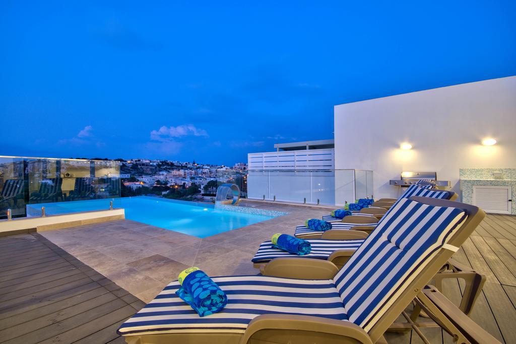 Villa Gaia - Sunset Views, Indoor Heated Pool, Sauna And Games Room Mellieħa Eksteriør billede