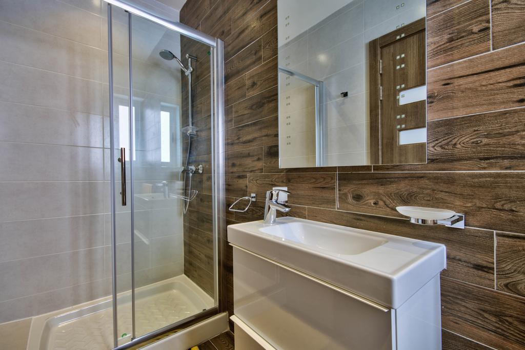 Villa Gaia - Sunset Views, Indoor Heated Pool, Sauna And Games Room Mellieħa Eksteriør billede